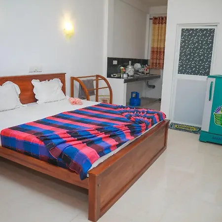 Hasaranga Holiday House Hikkaduwa Exterior photo